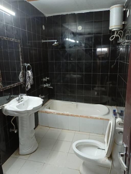 Achal Farm जंगल में मंगल Villa Gurgaon Bagian luar foto
